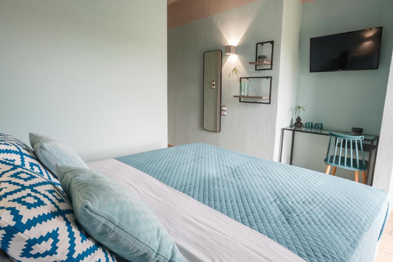 Joya Ofrynio Stylish Suites Ofrínion Exteriér fotografie