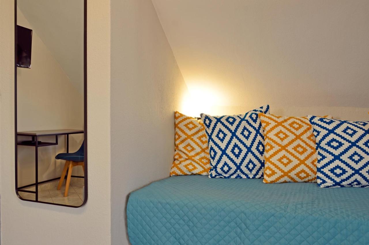 Joya Ofrynio Stylish Suites Ofrínion Exteriér fotografie