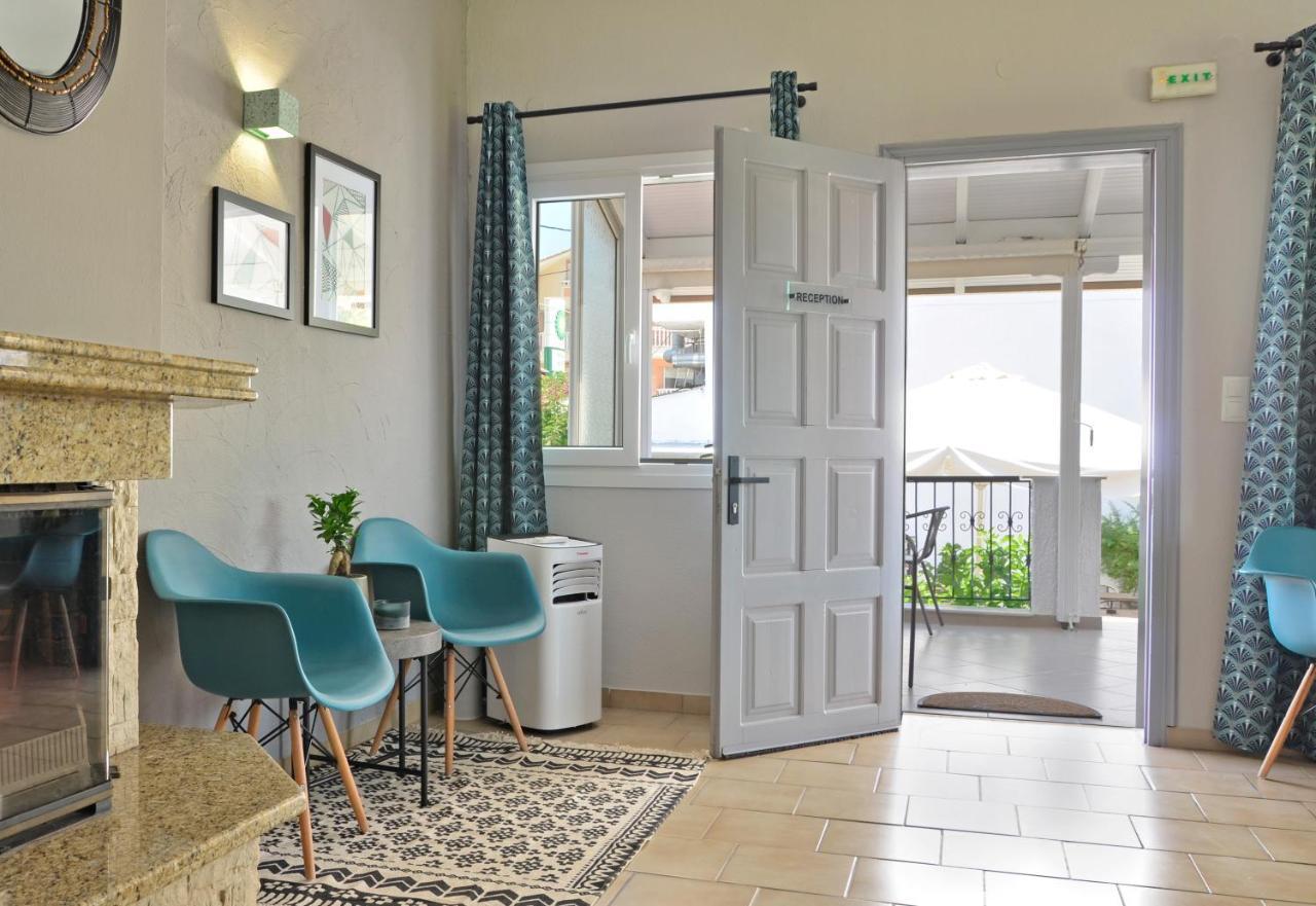 Joya Ofrynio Stylish Suites Ofrínion Exteriér fotografie