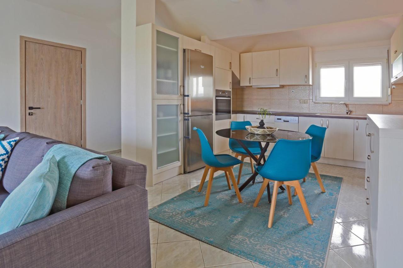 Joya Ofrynio Stylish Suites Ofrínion Exteriér fotografie